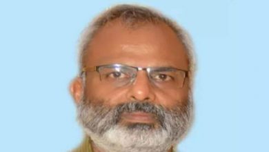 Photo of സത്യവാങ്മൂലം ഇല്ലാത്തതിന്​ വാഹനം പിടിച്ചെടുത്തു; നടന്ന്​ വീട്ടിലെത്തിയ 56കാരന്‍ കുഴഞ്ഞുവീണ് മരിച്ചു