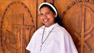 Photo of സിസ്റ്റര്‍ ലൂസി കളപ്പുരയ്ക്ക് മഠത്തില്‍ തുടരാമെന്ന് മുന്‍സിഫ് കോടതിയുടെ ഇടക്കാല ഉത്തരവ്