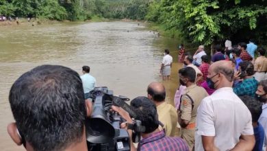 Photo of മലപ്പുറത്ത് പുഴയില്‍ കുളിക്കാനിറങ്ങിയ രണ്ടു പെണ്‍കുട്ടികള്‍ പുഴയില്‍ മുങ്ങി മരിച്ചു: ഒരു കുട്ടിയെ കാണാനില്ല