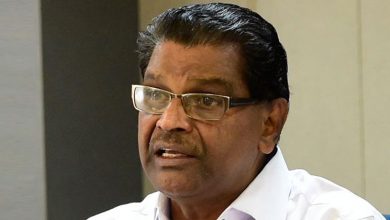 Photo of ഉമ്മന്‍ചാണ്ടിയെ മറയാക്കി പുറകില്‍ നിന്ന് കളിക്കരുത് ;രമേശ് ചെന്നിത്തലക്ക് എതിരെ തിരുവഞ്ചൂര്‍ രാധാകൃഷ്ണന്‍