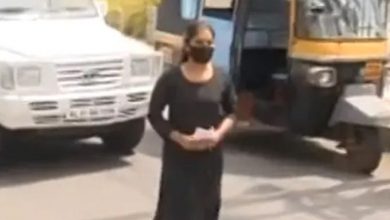 Photo of കരിപ്പൂര്‍ സ്വര്‍ണക്കടത്ത്: അര്‍ജ്ജുന്‍ ആയങ്കിയുടെ ഭാര്യ ഹാജരായി; കസ്റ്റംസ് ചോദ്യം ചെയ്യല്‍ തുടങ്ങി