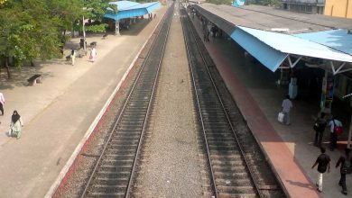 Photo of ലോക്ക്ഡൗണ്‍ ഇളവുകള്‍ പ്രഖ്യാപിച്ചു; പക്ഷേ ആവശ്യത്തിന് ട്രെയിനുകള്‍ ഇല്ല