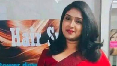 Photo of മുന്‍കൂര്‍ ജാമ്യാപേക്ഷ തള്ളി; ഒളിവില്‍ കഴിയുന്ന വ്യാജ അഭിഭാഷക സെസി സേവ്യര്‍ കീഴടങ്ങണമെന്ന് ഹൈക്കോടതി