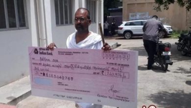 Photo of 2.63 ലക്ഷത്തിന്റെ ചെക്കുമായി സര്‍ക്കാരിനെ സഹായിക്കാന്‍ യുവാവ്