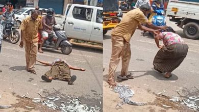 Photo of ആറ്റിങ്ങലില്‍ മത്സ്യം വലിച്ചെറിഞ്ഞ സംഭവം; രണ്ട് നഗരസഭാ ജീവനക്കാര്‍ക്ക് സസ്‌പെന്‍ഷന്‍