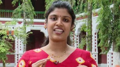 Photo of മാസം ഒന്നരലക്ഷം രൂപ കൈപ്പറ്റിയിരുന്ന ചിന്ത ജെറോമിന് എങ്ങനെയാണ് ജെആര്‍എഫ് കിട്ടിയത്? വിവാദം