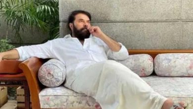 Photo of നിങ്ങളീ പ്രായത്തില്‍ ഇന്ദുലേഖയെ തേച്ചൊ; ഇനീം പണികിട്ടാതെ നോക്കിക്കോ; മമ്മൂട്ടിയ്ക്ക് മുന്നറിയിപ്പുമായി ആരാധകര്‍