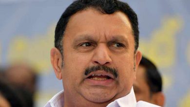 Photo of കോണ്‍ഗ്രസിലെ ഗ്രൂപ്പ് നേതാക്കള്‍ക്കെതിരെ വീണ്ടും കെ മുരളീധരന്‍