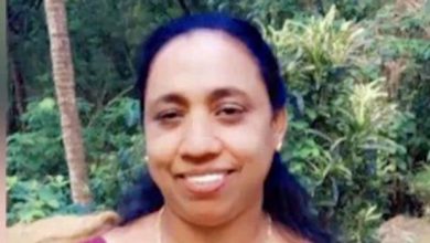 Photo of പീഡനത്തിന് കായികാധ്യാപകന്റെ സഹായിയായ സ്ത്രീ അറസ്റ്റില്‍; പീഡനത്തിന് പെണ്‍കുട്ടികളെ വിളിച്ചുവരുത്തിയത് ഷൈനിയുടെ വീട്ടില്‍