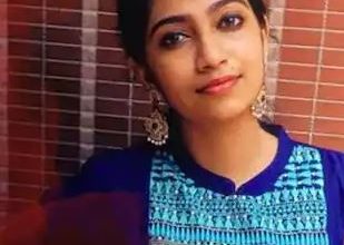 Photo of മാനസയുടെ മൃതദേഹം നാട്ടിലെത്തിച്ചു മടങ്ങവെ ആംബുലന്‍സ് അപകടത്തില്‍പ്പെട്ടു