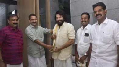 Photo of മമ്മൂട്ടിക്ക് ബിജെപിയുടെ ആദരവ്: പൊന്നാടയണിയിച്ച്‌ ബിജെപി സംസ്ഥാന അധ്യക്ഷന്‍ കെ സുരേന്ദ്രന്‍