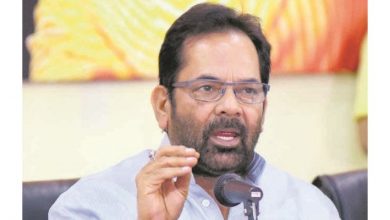 Photo of താലിബാന്‍‍ ഇന്ത്യന്‍ മുസ്ലിങ്ങളെ ഓര്‍ത്ത് കണ്ണീരൊഴുക്കേണ്ട, ഭരണഘടനയാണ് ഇന്ത്യ പിന്തുടരുന്ന ഏക ഗ്രന്ഥം; കേന്ദ്രമന്ത്രി