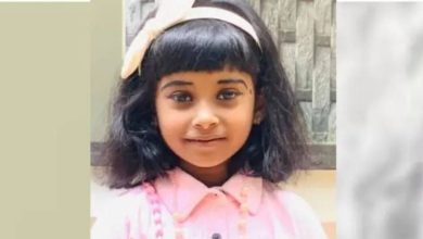 Photo of മലപ്പുറത്ത് റോഡിലെ കുഴിയില്‍ വീണ് ആറു വയസ്സുകാരി മരിച്ചു