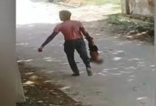 Photo of സ്ത്രീധനത്തെ ചൊല്ലി തർക്കം; എട്ടുമാസം പ്രായമുള്ള സ്വന്തം കുഞ്ഞിനെ തലകീഴായി തൂക്കി പിതാവ്