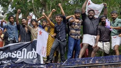 Photo of പിൻവലിയാതെ എസ് എഫ് ഐ ; രാജ്ഭവനിലേക്കുള്ള പ്രതിഷേധം സംഘർഷഭരിതം
