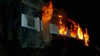 Photo of ഓടികൊണ്ടിരിക്കെ ട്രെയിനിൽ തീ പടർന്നു; ലോക്കോ പൈലറ്റിന്റെ ഇടപെടൽ വൻ ദുരന്തം ഒഴിവായി