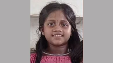 Photo of പനി ബാധിച്ച് നാലാം ക്ലാസുകാരി മരിച്ച സംഭവം; ചികിത്സ വൈകിയെന്നാരോപിച്ച് കുടുംബത്തിന്റെ പരാതി