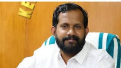 Photo of കേരള സാഹിത്യ അക്കാദമിയുടെ സാഹിത്യോത്സവത്തില്‍ നിന്ന് ഷിജു ഖാനെ ഒഴിവാക്കിയ സംഭവം; സോഷ്യൽ മീഡിയയിൽ വിമര്‍ശനം