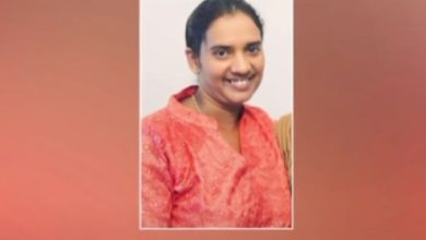Photo of പറവൂരില്‍ വട്ടിപ്പലിശ ഭീഷണി: വീട്ടമ്മയുടെ ആത്മഹത്യ, കൂടുതല്‍ വിവരങ്ങള്‍ പുറത്ത്