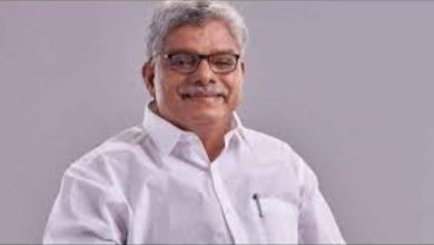 Photo of അന്തരിച്ച പീരുമേട് എം.എൽ.എ വാഴൂർ സോമന് വിട നൽകി നാട്; സംസാകാര ചടങ്ങുകൾ ഔദ്യോ​ഗിക ബഹുമതികളോടെ