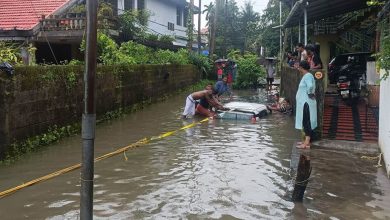 Photo of മാപ്പ് ചതിച്ചു;കാനയിൽ വീണ് കാർ അപകടപ്പെട്ടു