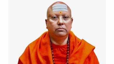 Photo of കാമുകനുമായി സെക്സ് ചെയ്തോ ? കുളിക്കുന്നതിന്‍റെ വിവരങ്ങളടക്കം വിശദീകരിക്കാന്‍ പറഞ്ഞു ; സ്വാമി നടത്തിയത് കടുത്ത ലൈംഗിക ചൂഷണം