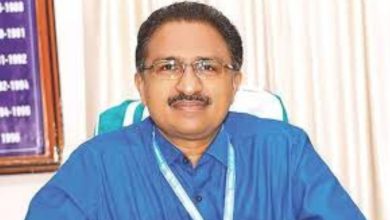 Photo of കേരളാ സർവകലാശാല രജിസ്ട്രാർ ഡോക്ടർ കെ എസ് അനിൽകുമാറിന്റെ സസ്പെൻഷൻ തുടരും