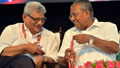 Photo of ‘രാജ്യത്തെ ജനാധിപത്യത്തിന്റെ പാതയിലേക്ക് തിരിച്ചു കൊണ്ടുവരുന്നതിൽ യെച്ചൂരിയുടെ ഇടപെടൽ നിർണായകമായിരുന്നു’; സീതാറാം യെച്ചൂരിയെ അനുസ്മരിച്ച് മുഖ്യമന്ത്രി