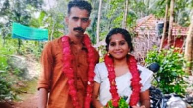 Photo of മണ്ണാര്‍ക്കാട്  യുവതിയെ മരിച്ച നിലയിൽ കണ്ടെത്തിയ സംഭവം ; ഭർത്താവ് ശ്വാസംമുട്ടിച്ച് കൊന്നതെന്ന് പൊലീസ്