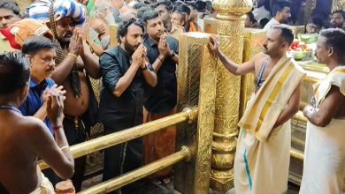 Photo of വിവാദങ്ങള്‍ക്കിടെ രാഹുല്‍ മാങ്കൂട്ടത്തില്‍ ശബരിമല ദര്‍ശനം നടത്തി