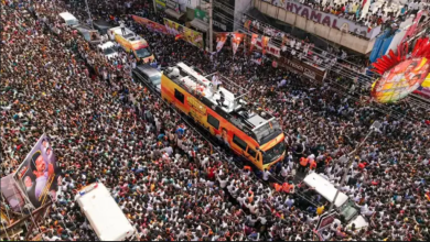 Photo of കരൂര്‍ ദുരന്തത്തില്‍ മരണം 40;  ചികിത്സ കൊഴിഞ്ഞ്  വീട്ടിലെത്തിയയാള്‍ നെഞ്ചുവേദനയെ തുടര്‍ന്ന് മരിച്ചു