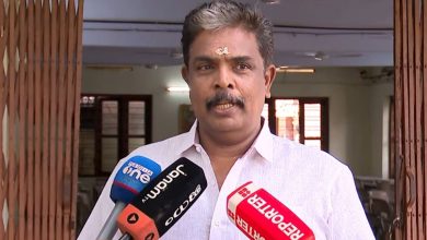 Photo of ശബരിമല ശ്രീകോവിലിലെ സ്വർണപ്പാളി വിവാദം; മുൻ അഡ്മിനിസ്‌ട്രേറ്റീവ് ഓഫീസർ മുരാരി ബാബുവിനെ സസ്‌പെൻഡ് ചെയ്തു