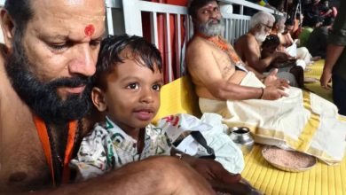 Photo of ഇന്ന് വിദ്യാരംഭം; ആദ്യാക്ഷരമെഴുതി അറിവിന്റെ ലോകത്തേക്ക് കുരുന്നുകൾ