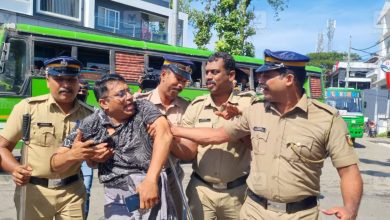 Photo of മുഖ്യമന്ത്രിയുടെ കൊച്ചി സന്ദർശനം; കരിയോയിൽ പ്രതിഷേധവുമായി കോൺ​ഗ്രസ് പ്രവർത്തകർ