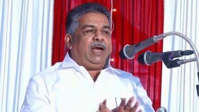 Photo of ”ശബരിമലയിൽ ഏറ്റവും കൂടുതൽ കൊള്ളയടിച്ചത് ഉമ്മൻ ചാണ്ടിയുടെ കാലത്ത്”; മന്ത്രി സജി ചെറിയാൻ