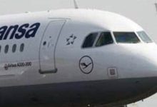 Photo of വിമാനയാത്രയ്ക്കിടെ സഹയാത്രികരായ കൗമാരക്കാരെ കുത്തിപ്പരിക്കേൽപ്പിച്ച ഇന്ത്യക്കാരനെ അറസ്റ്റ് ചെയ്തു