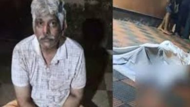 Photo of മദ്യക്കുപ്പി നിലത്തുവീണത് ചോദ്യം ചെയ്തു; തിരുവനന്തപുരത്ത് അമ്മയെ മകന്‍ കഴുത്തറുത്ത് കൊന്നു