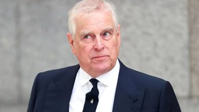 Photo of എപ്സ്റ്റീൻ കേസ്; ആൻഡ്രു രാജകുമാരന്റെ രാജകീയ പദവികൾ പിൻവലിച്ച് ബക്കിംഗ്ഹാം കൊട്ടാരം