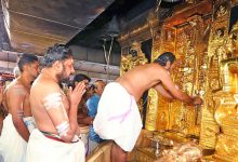 Photo of ശബരിമലയിലെ ദ്വാരപാലക ശിൽപത്തിലെ സ്വർണക്കൊള്ള; തിരുവിതാംകൂർ ദേവസ്വം ബോർഡ് ഔദ്യോഗികമായി പോലീസിൽ പരാതി നൽകി