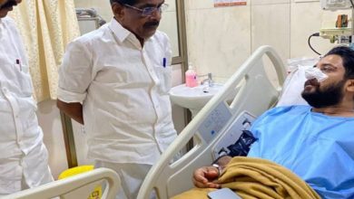 Photo of ഷാഫി പറമ്പിൽ എംപിക്ക് മർദ്ദനമേറ്റ സംഭവം; ശക്തമായ പ്രതിഷേധം രേഖപ്പെടുത്തി പ്രതിപക്ഷം