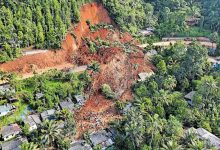 Photo of ജില്ലാ കളക്ടർ ഉറപ്പ് നൽകി ;അടിമാലി മണ്ണിടിച്ചിൽ വീട് നഷ്ടപ്പെട്ട ദുരിതബാധിതർ പ്രതിഷേധം അവസാനിപ്പിച്ചു
