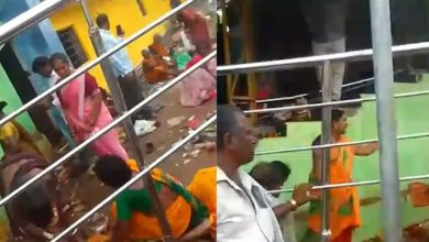 Photo of ആന്ധ്രയിലെ കാസി ബുഗ്ഗ ശ്രീ വെങ്കിടേശ്വര സ്വാമി ക്ഷേത്രത്തിൽ തിക്കിലും തിരക്കിലും പെട്ട് 9 പേർ മരിച്ചു