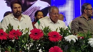 Photo of “പുതിയ കേരളത്തിന്റെ ഉദയം, നവകേരളത്തിലേക്കുള്ള ചവിട്ടുപടി”; അതിദാരിദ്ര്യമുക്ത സംസ്ഥാന പ്രഖ്യാപനം നടത്തി മുഖ്യമന്ത്രി