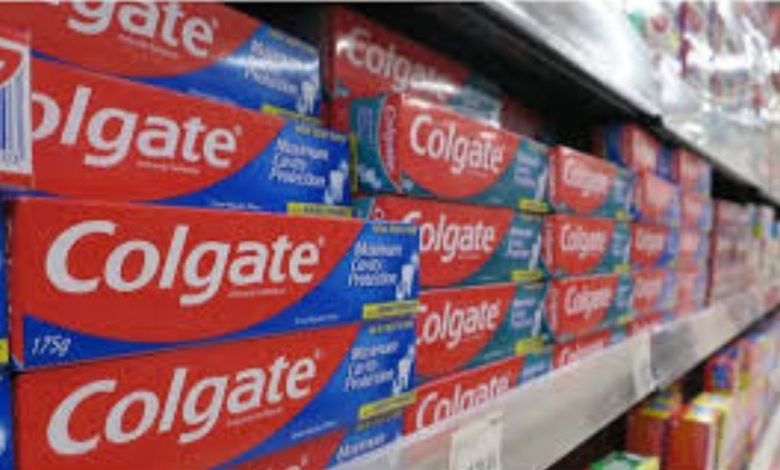 Photo of ടൂത്ത് പേസ്റ്റ് വിൽപന കുത്തനെ കുറഞ്ഞു; ഇന്ത്യക്കാർ പല്ല് തേക്കുന്നില്ലെന്ന് കോൾഗേറ്റ്