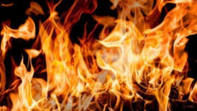 Photo of കാമുകിയെ കൊല്ലാൻ വീട്ടിൽ അതിക്രമിച്ച് കയറി, തുടർന്ന് അറസ്റ്റ്; പൊലീസ് സ്റ്റേഷനുള്ളിൽ യുവാവ് തീകൊളുത്തി മരിച്ചു