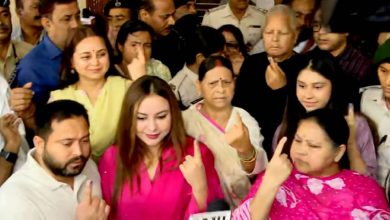 Photo of ബിഹാർ തെരഞ്ഞെടുപ്പ് ; ലാലുപ്രസാദ് യാദവും കുടുംബവും വോട്ട് രേഖപ്പെടുത്തി